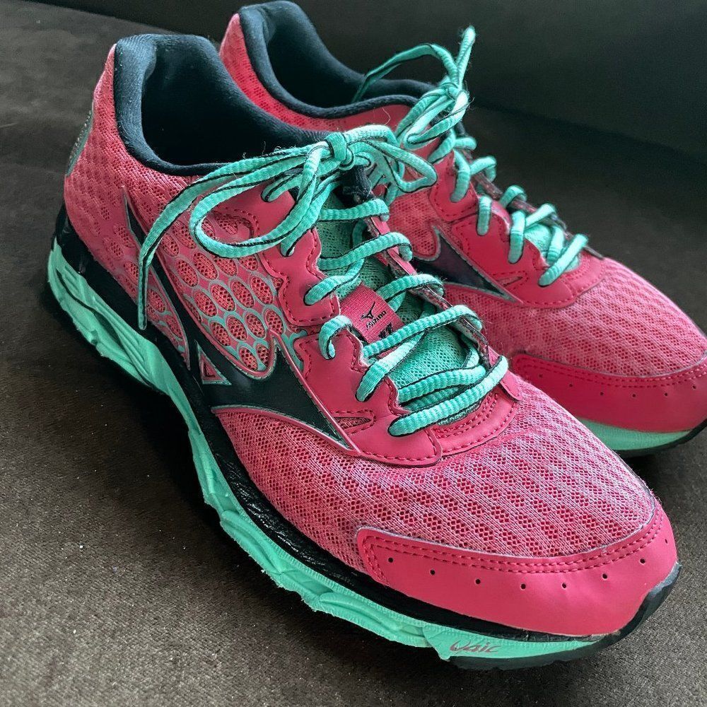 XLNT Mizuno Wave Inspire 11 Tomato Red Seafoam Green Black Womens 8 US 38.5 EUR